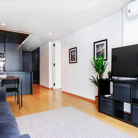 New Camoes Deluxe With Ac And Free Parking Apartamento *