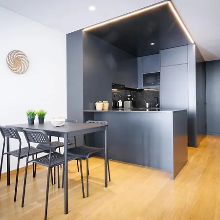 New Camoes Deluxe With Ac And Free Parking Apartamento