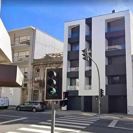 Apartamento New Camoes Deluxe With Ac And Free Parking